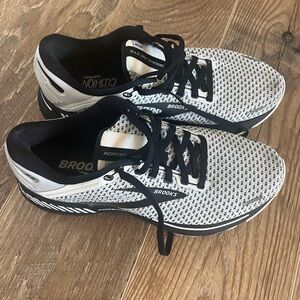 Brooks running shoes. Black and white womens size 8